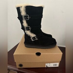 UGG Black Maddie buckle kids Winter Boots with Fur Trim